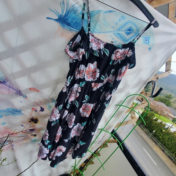 Large Roxy Sundress - Picture 3 of 4